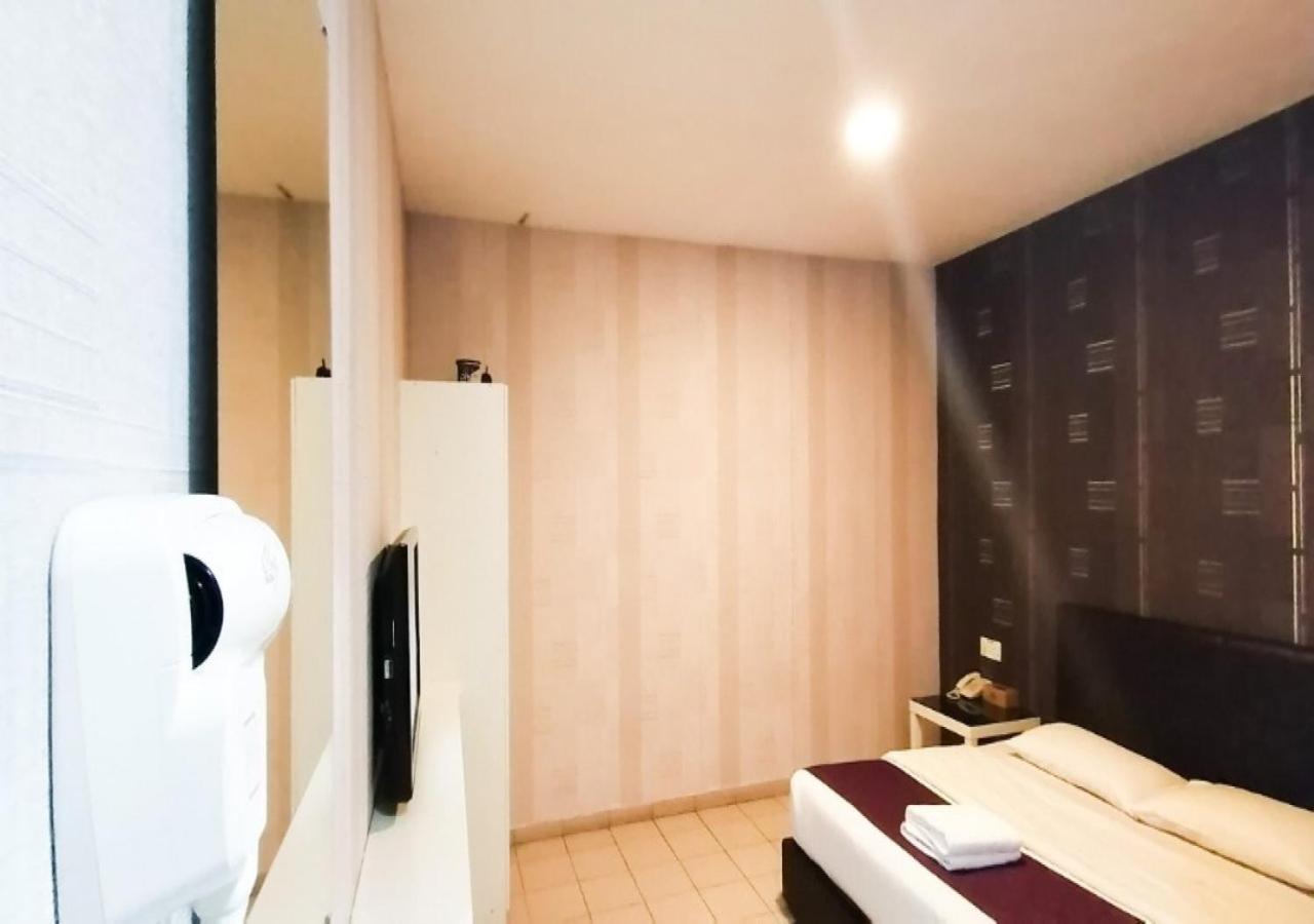 Biz Hotel Batu Pahat Eksteriør bilde